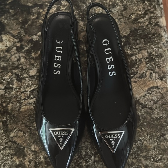 Size 6.5 Women’s Guess Black Patent Leather Heels with Pointed Toe New No Box - Picture 1 of 6